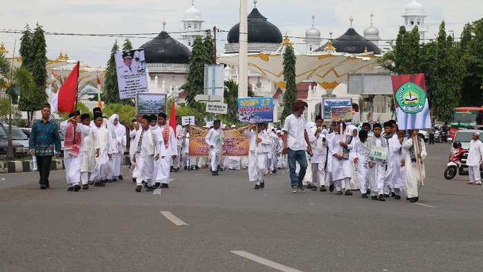 Semarak 1 Muharam, Pelajar di Banda Aceh Pawai Jalan Kaki