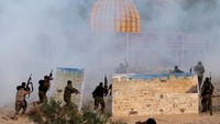 Latihan militer ini dilakukan militan Palestina untuk latihan pengamanan dome of The Rock ataupun penyerangan kompleks ini dan mengambil alihnya dari kubu lawan/Foto: AFP PHOTO / MAHMUD HAMS