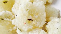 Cireng merupakan camilan dari Jawa Barat. Secara umum adonannya terbuat dari campuran tepung kanji, tepung terigu, air, merica bubuk, garam, bawang putih, daun bawang dan minyak goreng. Hasilnya berupa penganan yang kenyal renyah!