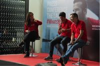Peresmian kampanye #WhatsYourWhy AIA Indonesia, Chief Marketing Officer PT AIA FINANCIAL Lim Chet Ming bersama aktor laga dan atlet pencak silat Indonesia Iko Uwais (Foto: AIA Indonesia)