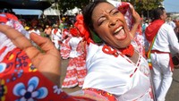 Karnaval Barranquilla rasanya masih terdengar asing di telinga turis. Namun bagi masyarakat Kolombia, karnaval ini diklaim sebagai terbesar kedua di Amerika Latin setelah Festival Rio de Janeiro di Negeri Samba, Brasil (CNN Travel)