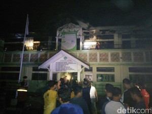 Gedung Madrasah di Lhokseumawe Terbakar, Warga Sempat Panik