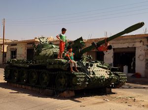 Tank Perang Militer Suriah yang Kini Jadi Mainan Anak-anak