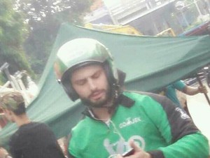 Anton Ojek Bule: Saya Tak Terima Uang, Cuma Mau Bikin Orang Senyum