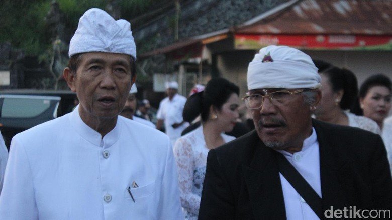 Gubernur Bali: Turis Jangan Dekat-dekat Gunung Agung Dulu Gubernur Bali: Turis Jangan Dekat-dekat Gunung Agung Dulu