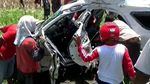 Kereta Sambar Mobil di Pasuruan 1 Orang Tewas
