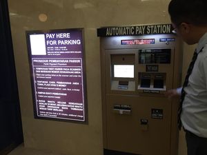 Wah Ada Mesin Bayar Parkir Otomatis di Mal