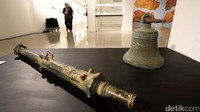 Meriam dan lonceng dari Banda Neira abad 19 dipamerkan dalam pameran di Galeri Nasional. Perjanjian Breda 1667 mengubah peta geopolitik saat itu.