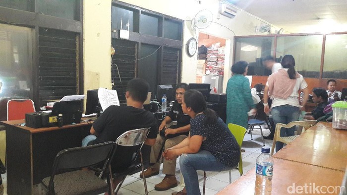 Didampingi Ibu, Pelaku Duel Gladiator Masih Diperiksa Polisi