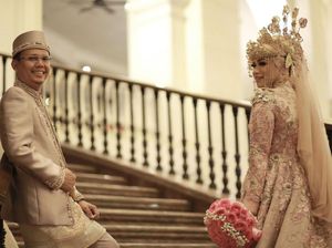 Inilah Sosok Pasangan Pengantin di Billboard Happy Wedding