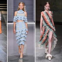 Usai pekan mode New York, kini London menyedikan opsi tren fashion yang lebih eklektik untuk 2018. Bila New York mengedepankan busana tailor cutting yang agak maskulin, London justru menawarkan sisi feminin namun dibuat bold dan penuh statement. Berikut adalah 8 tren fashion terbaru dari desainer di London Fashion Week. Foto: dok. Vogue