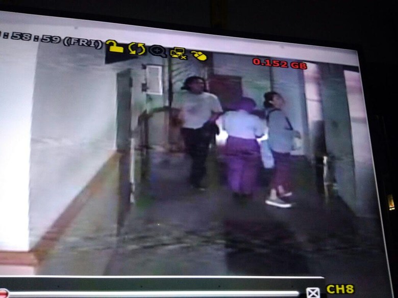 Misteri Jawaban Telepon Dini ke Keluarga 2 Hari Setelah Kematiannya Misteri Jawaban Telepon Dini ke Keluarga 2 Hari Setelah Kematiannya