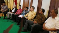 Ketua Umum PBNU Said Aqil Siradj, mengatakan tragedi kemanusiaan itu merupakan tragedi paling kejam dalam abad 21 ini. Menurut Said, agama Budha selalu mengajarkan orang untuk meleburkan dirinya untuk kesucian diri.