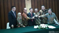 Kehadiran dua ekor panda ini merupakan bentuk kerja sama dari Indonesia dan China. Kerja sama konservasi ini juga diharapkan dapat mempererat hubungan kedua negara (Kanavino-detikcom)