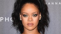 Rihanna banyak mendapat pujian karena dianggap memiliki bentuk wajah yang sempurna. Foto: Pascal Le Segretain/Getty Images