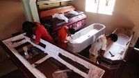 Tentu saja pemilihan peti mati sebagai industri utama di Jucuapa bukannya tanpa alasan. Tingginya angka kematian di Jucuapa, terutama di El Savador secara keseluruhan menjadi penyebabnya (Jose Cabezas/Reuters)