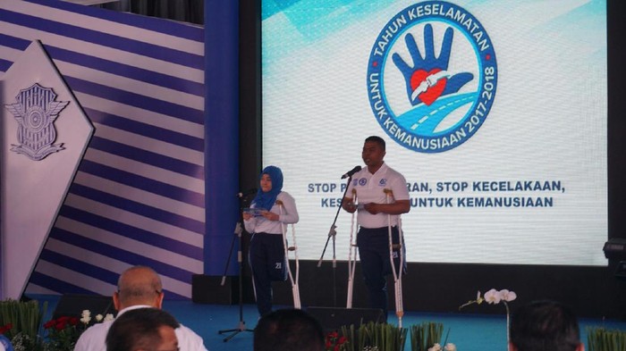Haru Biru, Korban Kecelakaan Baca Puisi di HUT Lantas