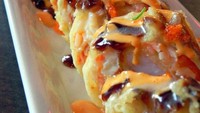 Sushi yang dikenal dengan nama Spicy Salmon ini memakai isian salmon matang dengan paduan spicy mayo yang gurih pedas, Foto: Istimewa