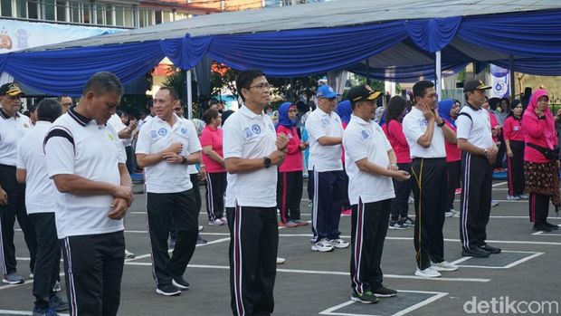 Peringati HUT Lantas ke-62, Kapolri Awali dengan Senam Bersama