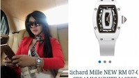 Richard Mille Ceramic White Jasper Rp 1,1 miliar. Ada banyak koleksi jam mewah Syahrini lainnya. Foto: Instagram/fashionsyahrin.