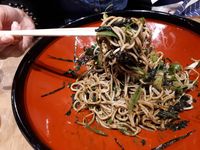 Hokkaido Izakaya: Gurihnya Soba Saus Wijen Hitam dan Nasi <i>Topping Seafood</i> Hokkaido