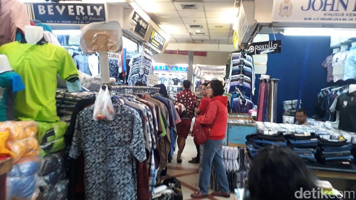 Diskon Hingga 50%, Jurus Pedagang Tanah Abang Akali Jualan Sepi