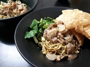 5 Tempat Ini Punya Mie Ayam Jamur yang Gurih Kenyal