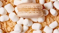 Yang ini macaron rice crispy dengan tambahan marshmallow. Foto: Danas Bakery