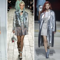 Seperti tren tahun 2000 awal, busana-busana warna perak banyak dipakai desainer di London. Kilau perak juga dihadirkan lewat ornamen sequin mengkilap untuk koleksi gaun malam dari label Ashish ke Temperley London. Foto: dok. Vogue