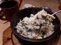 Hokkaido Izakaya: Gurihnya Soba Saus Wijen Hitam dan Nasi <i>Topping Seafood</i> Hokkaido