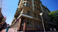Pada zaman pendudukan Uni Soviet, bangunan ini menjadi tempat yang paling ditakuti di seantero Latvia. Terang saja, karena bangunan ini adalah markas para agen intelijen Uni Soviet alias Komitet Gosudarstvennoy Bezopasnosti (KGB). Namun sekarang, orang-orang datang ke sini untuk berwisata sejarah dan mengungkap rahasia kelamnya (AFP)