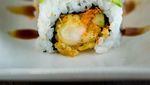 Oishii! Siang Ini Enaknya Makan Sushi Roll yang Gurih Pedas dan Mengenyangkan Ini
