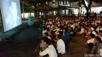 Nobar dilakukan di lingkungan pesantren, sekolah sampai di balai desa/Foto: Enggran Eko Budianto/detikcom