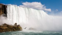 10. Air Terjun Niagara, New York and Ontario. Dari riset Globehunters, tempat wisata ini mendapatkan 719 ribu pencarian rata-rata per bulan. (Foto: Thinkstock)