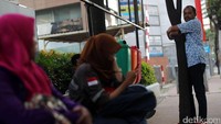 Aksi yang dilakukan ini sebagai upaya untuk menyelamatkan pohon pelindung kota.