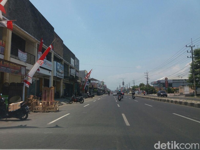 Buang Uang Curian di Jalan Raya, Warga Jember Diamankan Polisi Buang Uang Curian di Jalan Raya, Warga Jember Diamankan Polisi