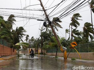 Badai Maria Hancurkan Gedung dan Lumpuhkan Puerto Riko