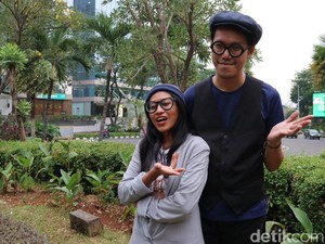 Tips Tampil Kompak dan Harmonis ala Endah N Rhesa