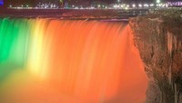 21 Lampu halogen yang telah menerangi air terjun selama 20 tahun, diganti dengan 12.300 lampu LED oleh Niagara Falls Illumination Board yang didukung pula oleh pemerintah AS dan Kanada (alejandro.83/niagaraparks/Instagram)