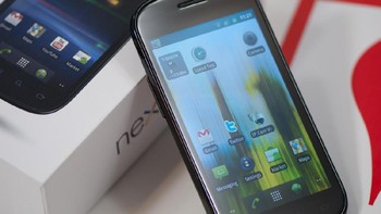 Nexus S dirilis tak sampai setahun setelah Nexus One, tepatnya pada Desember 2010. Pembuatnya adalah Samsung dan dirilis dengan OS Android 2.3 Gingerbread.  Foto: Istimewa