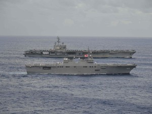 Kapal Induk AS Gelar Latihan Gabungan dengan Kapal Perang Jepang