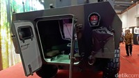 Panser Canon dapat dimuati personel infanteri atau angkatan bersenjata hingga 7 orang di dalamnya, yang terdiri dari 4 pasukan yang keluar masuknya dilakukan lewat pintu belakang dan 3 kru panser yang terdiri dari pengemudi dan dua personel operator pada kubah.