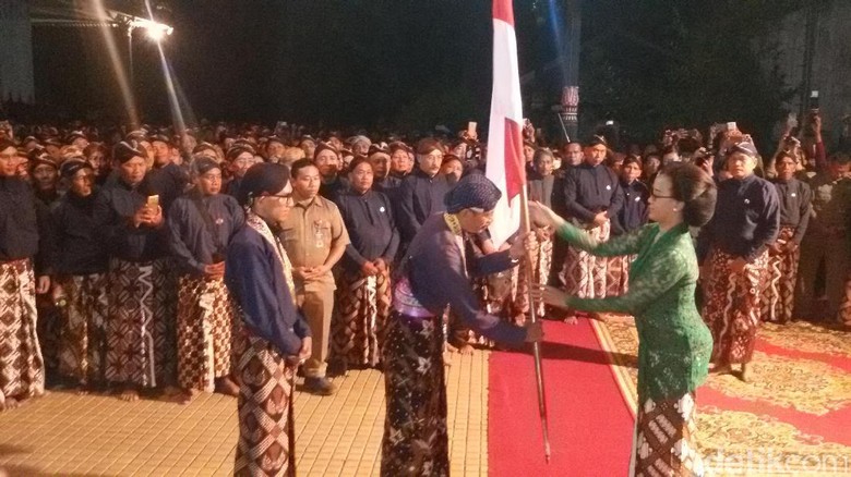 Melihat Lebih Dekat Ritual Malam 1 Syuro di Keraton Yogyakarta Melihat Lebih Dekat Ritual Malam 1 Syuro di Keraton Yogyakarta