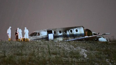 Patah Jadi Dua, Ini Penampakan Jet Pribadi yang Jatuh di Istanbul