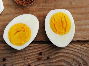 Mudah dan Cepat! Begini Trik Rebus dan Kupas Telur yang Benar