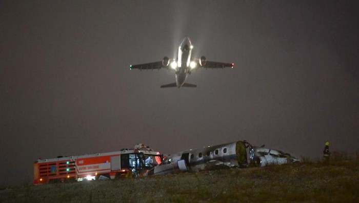 Jet Pribadi Jatuh Saat Akan Mendarat di Istanbul, 4 Orang Luka-luka