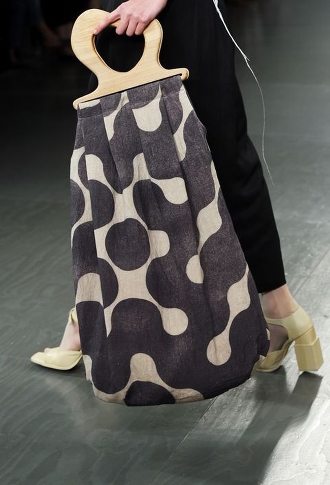 Tas dari label A.W.A.K.E. semakin besar, semakin menarik atensi. Foto: Ist.