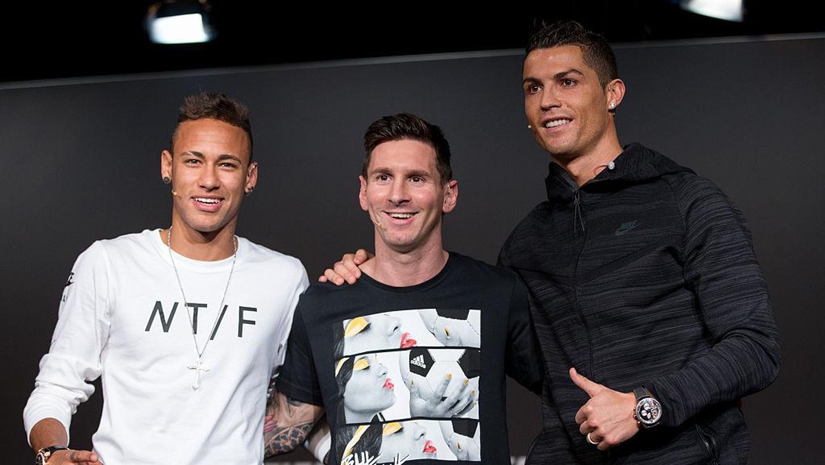 Kiri-kanan: Neymar, Lionel Messi, Cristiano Ronaldo pada awal Januari 2016. (Foto: Philipp Schmidli/Getty Images)