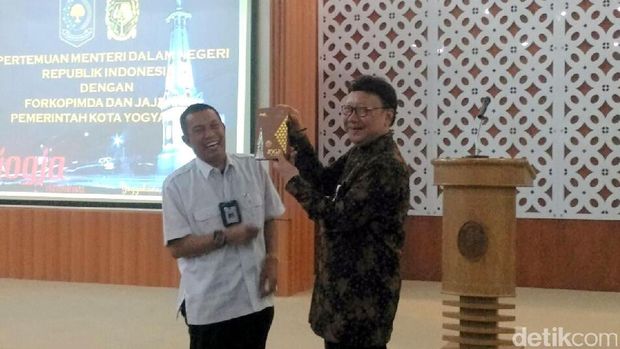 Mendagri bersama =Wali Kota Yogyakarta