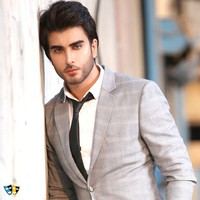 Mari berkenalan dengan Imran Abbas, aktor Korea yang disebut netizen sangat ganteng ini akan menjadi sosok Kapten Yoo Shi Jin yang diperankan Song Joong-ki dalam versi Pakistan seri Descendants of the Sun. Foto: Istimewa